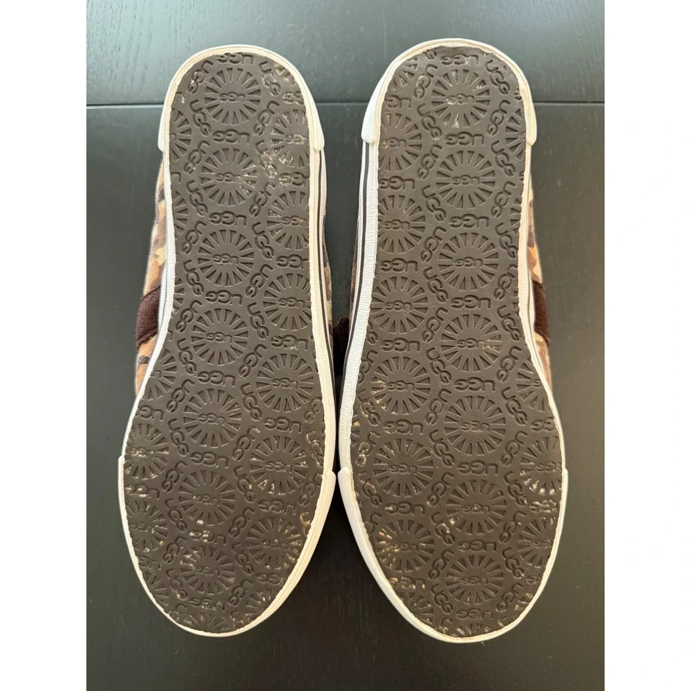 UGG Australia Kids Halfhitch Camo Slip-On Boat Shoes Boys Size‎ 6 Brown Sneakers